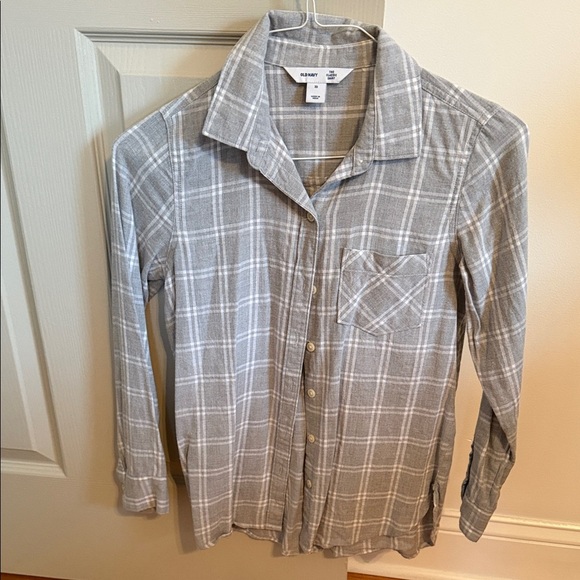 Old Navy Tops - Old Navy The Classic Shirt Gray Plaid XS